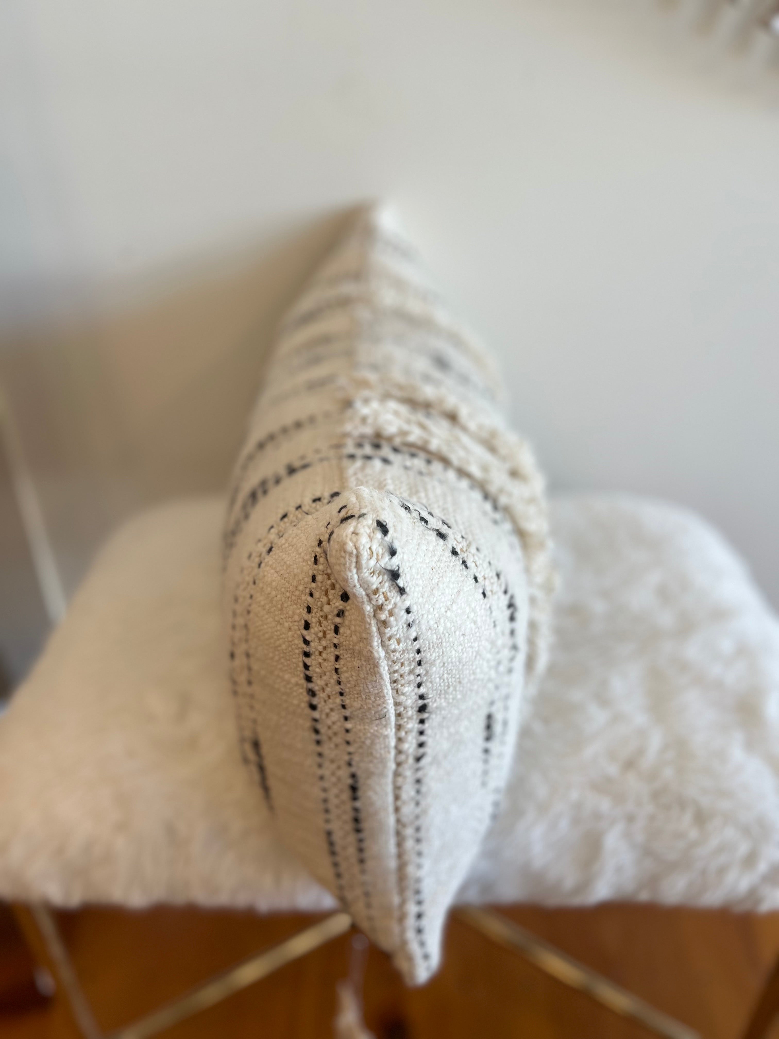 Alin Lumbar Pillow