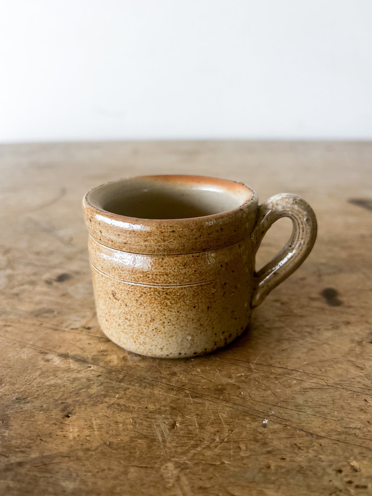 Bonny Handled Demitasse - .075 Liter
