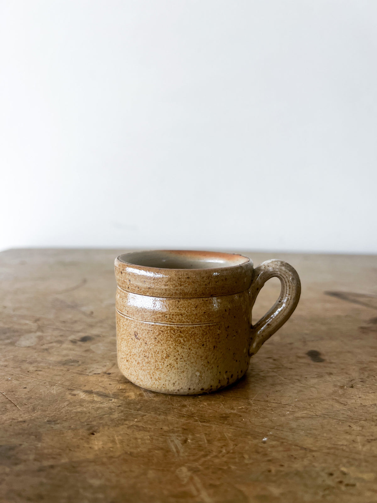 Bonny Handled Demitasse - .075 Liter