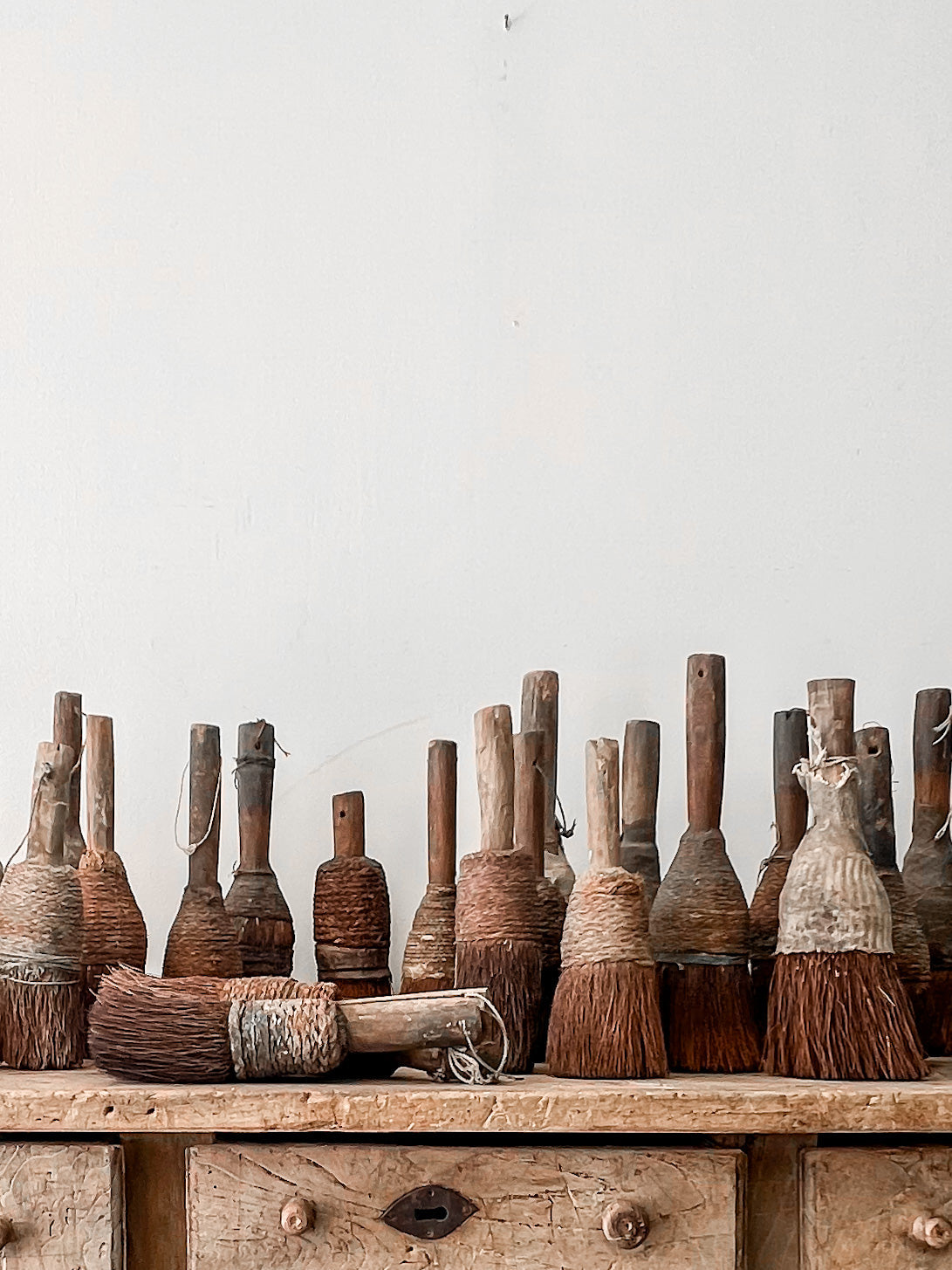 Vintage Round Hand Brush